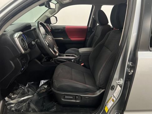 Used 2023 Toyota Tacoma SR5 RWD image 11