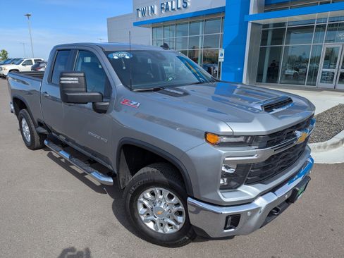 Certified 2025 Chevrolet Silverado 2500 LT w/ Safety Package AWD/4WD image 4