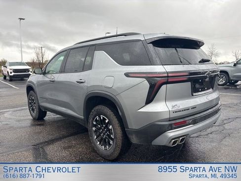 Used 2025 Chevrolet Traverse Z71 image 5