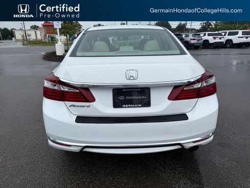 Used 2017 Honda Accord EX-L image 7