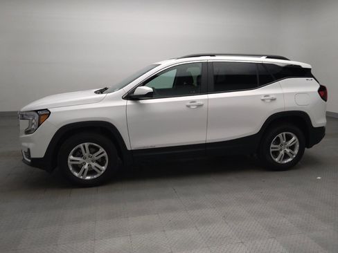 Used 2024 GMC Terrain SLE w/ Driver Convenience Package AWD/4WD image 2