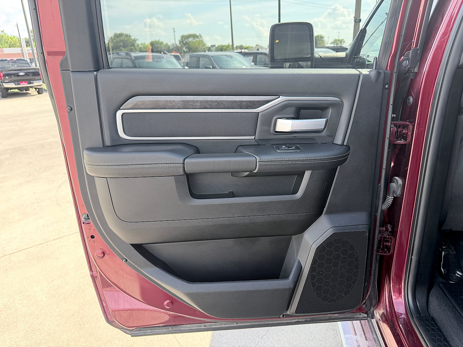 Used 2024 RAM 3500 Big Horn w/ Sport Appearance Package AWD/4WD image 16