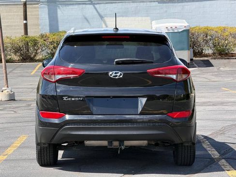 Used 2017 Hyundai Tucson SE w/ SE Popular Package 02 FWD image 4