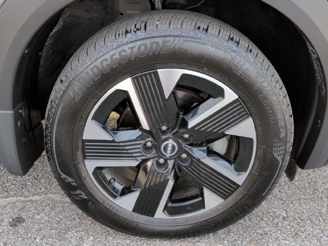 Used 2025 Nissan Kicks SV AWD/4WD image 8