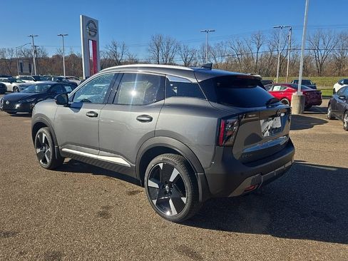 New 2026 Nissan Kicks SR image 5