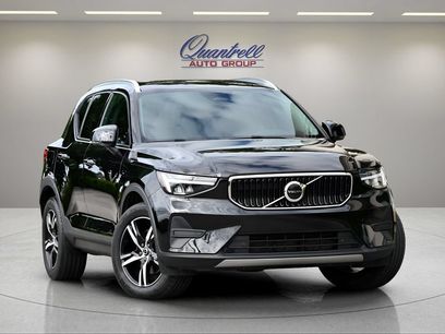 Used 2023 Volvo XC40 B5 Core w/ Convenience Package