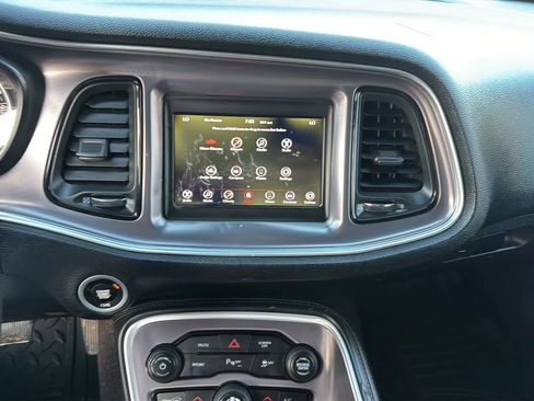 Used 2019 Dodge Challenger R/T RWD image 18