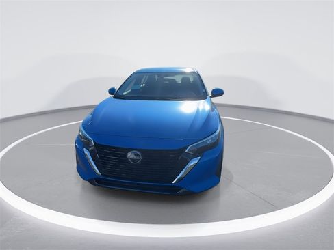 Used 2025 Nissan Sentra SV image 3