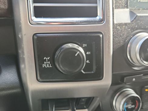 Used 2017 Ford F350 Platinum w/ Platinum Ultimate Package image 27