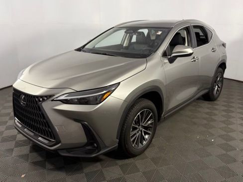 Used 2024 Lexus NX 250 FWD image 3