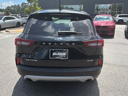 Used 2025 Ford Escape Active AWD/4WD image 9