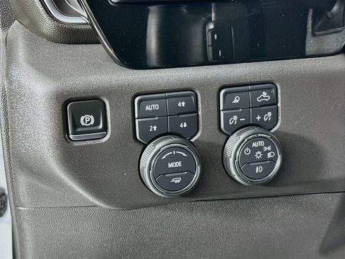 Certified 2025 Chevrolet Silverado 1500 LT Trail Boss w/ LT Trail Boss Premium Package AWD/4WD image 10