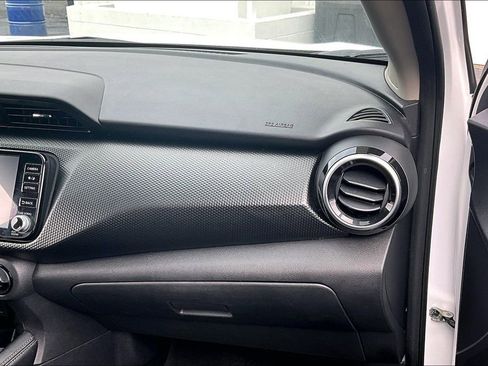 Used 2021 Nissan Kicks SV image 24