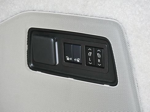 Used 2025 Cadillac Escalade ESV Sport Platinum AWD/4WD image 80