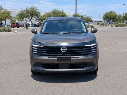Used 2025 Nissan Kicks SV AWD/4WD image 8