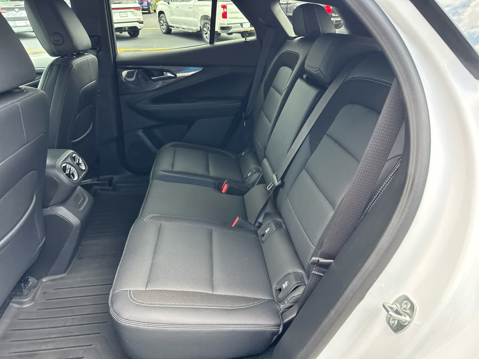 Used 2024 Chevrolet Blazer EV LT AWD/4WD image 17