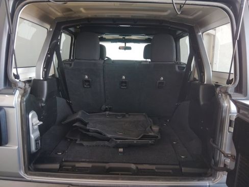 Used 2018 Jeep Wrangler Unlimited Sport S AWD/4WD image 16