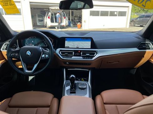 Used 2022 BMW 330i Sedan w/ Driving Assistance Package RWD image 11
