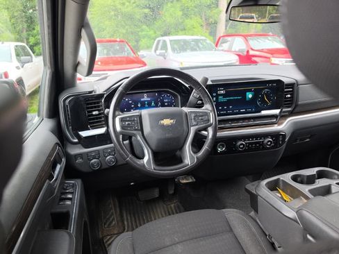 Certified 2022 Chevrolet Silverado 1500 LT AWD/4WD image 3