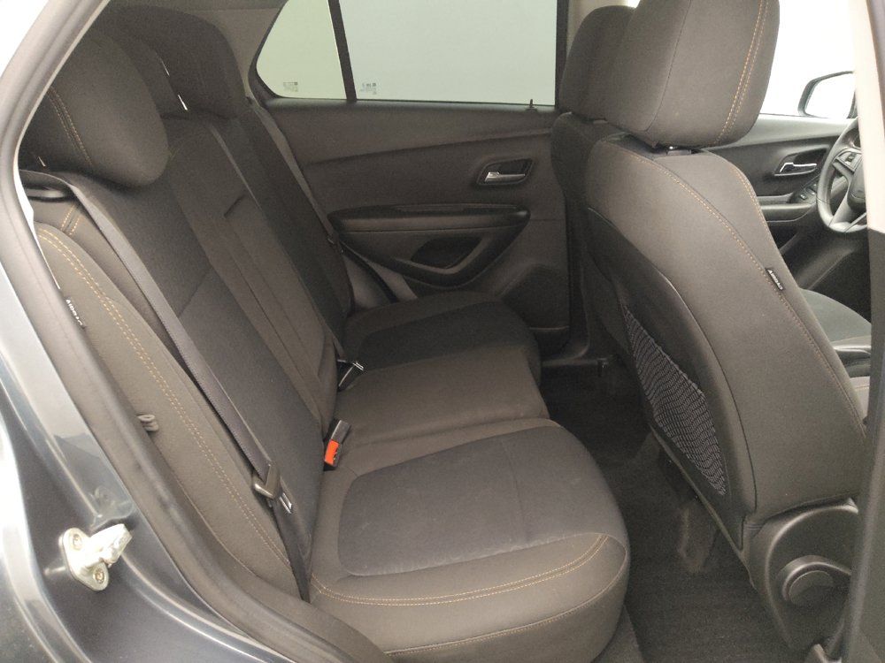 Used 2021 Chevrolet Trax LS w/ Tint and Cruise Package AWD/4WD image 19