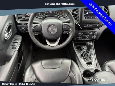 Used 2020 Jeep Cherokee Latitude Plus FWD image 13