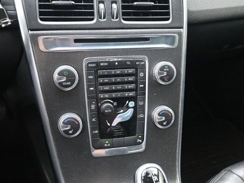 Used 2015 Volvo XC60 T5 AWD/4WD image 12