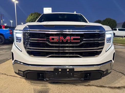 Used 2023 GMC Sierra 1500 SLT w/ SLT Premium Package image 9
