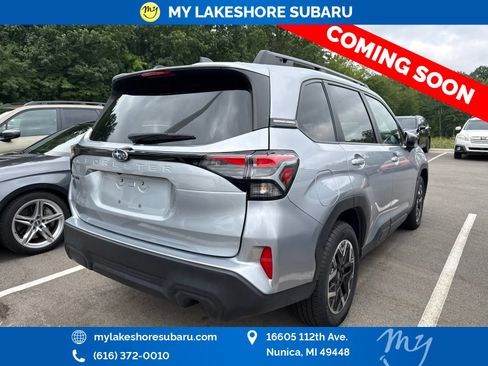 Used 2025 Subaru Forester Premium AWD/4WD image 6