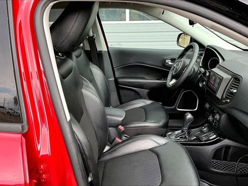 Used 2021 Jeep Compass Latitude image 9