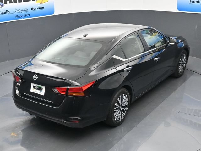 Used 2025 Nissan Altima 2.5 SV FWD image 25