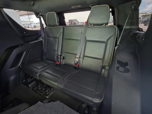 Used 2021 GMC Yukon SLT w/ SLT Premium Package AWD/4WD image 15