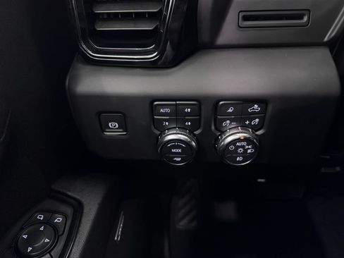 Certified 2025 GMC Sierra 2500 AT4 AWD/4WD image 26