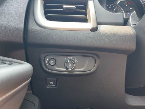 Used 2022 GMC Terrain SLE w/ Driver Convenience Package image 22