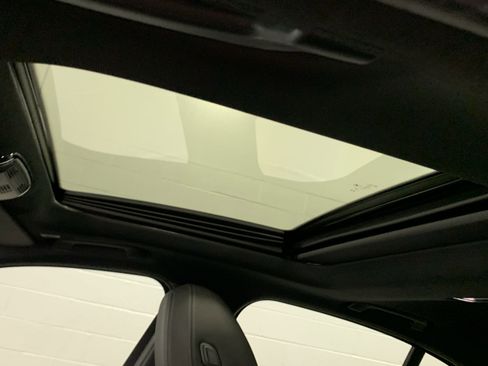 Used 2025 BMW 330i Sedan w/ M Sport Package image 14