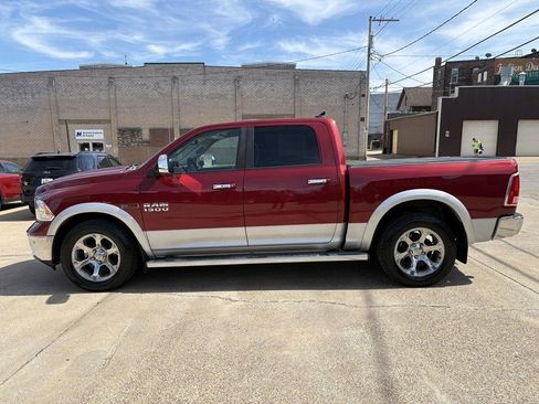 Used 2015 RAM 1500 Laramie w/ Convenience Group AWD/4WD image 4