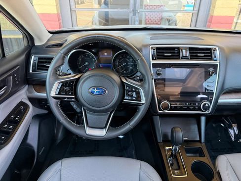 Used 2018 Subaru Outback 3.6R Limited AWD/4WD image 29