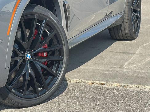 New 2026 BMW X5 M60i image 3