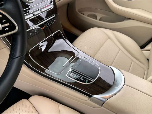 Used 2021 Mercedes-Benz GLC 300 4MATIC image 16