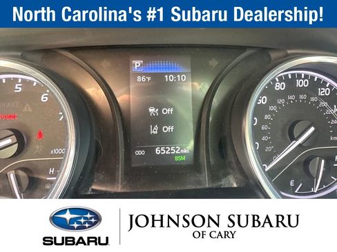 Used 2019 Toyota Camry SE w/ Convenience Package FWD image 9