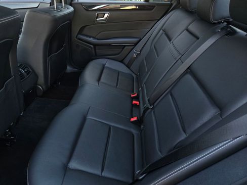 Used 2016 Mercedes-Benz E 350 Sedan w/ Premium Package image 13