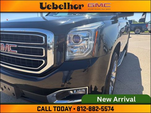 Used 2015 GMC Yukon SLT w/ HD Trailering Package AWD/4WD image 16