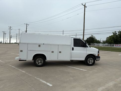 Used 2013 Chevrolet Express 3500 RWD image 4