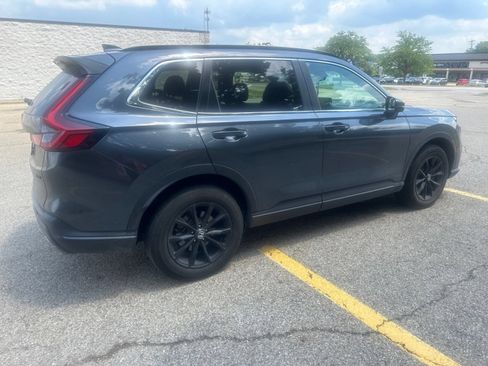 Used 2025 Honda CR-V Sport image 16