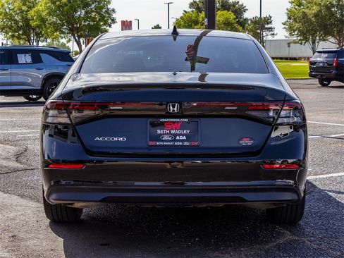 Used 2025 Honda Accord SE image 9
