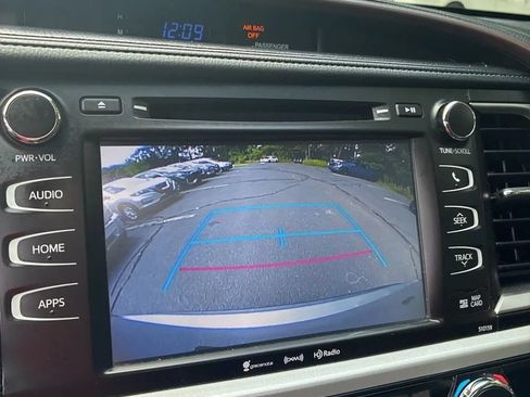 Used 2016 Toyota Highlander XLE AWD/4WD image 29