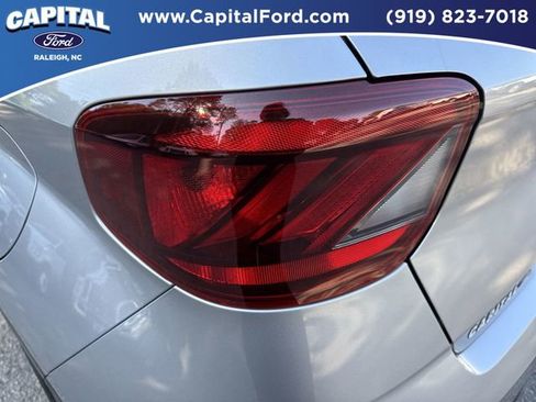 Used 2025 Hyundai Venue SEL FWD image 15