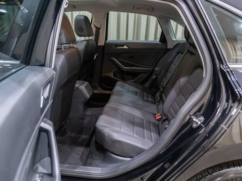 Used 2024 Volkswagen Jetta SE w/ Panoramic Sunroof Package FWD image 12