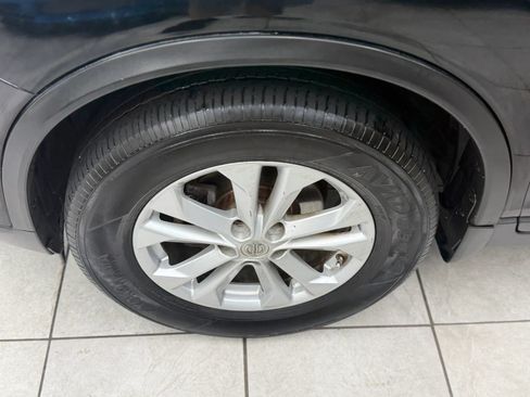 Used 2016 Nissan Rogue SV AWD/4WD image 33