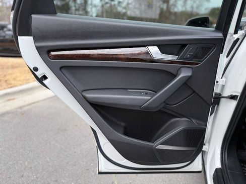 Used 2018 Audi Q5 2.0T Premium Plus w/ Premium Plus Package image 27