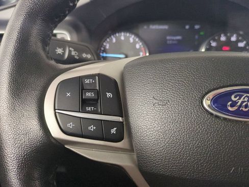 Used 2022 Ford Explorer XLT w/ Equipment Group 202A AWD/4WD image 34
